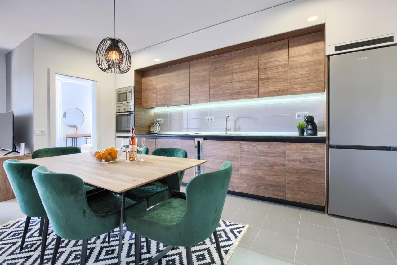 Beautiful Two-Bedroom Seaside Apartment In Premantura Exterior photo